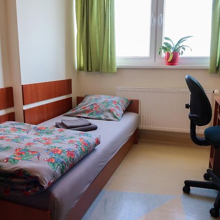 Dom Studencki Raj Hostel Βρότσλαβ Εξωτερικό φωτογραφία
