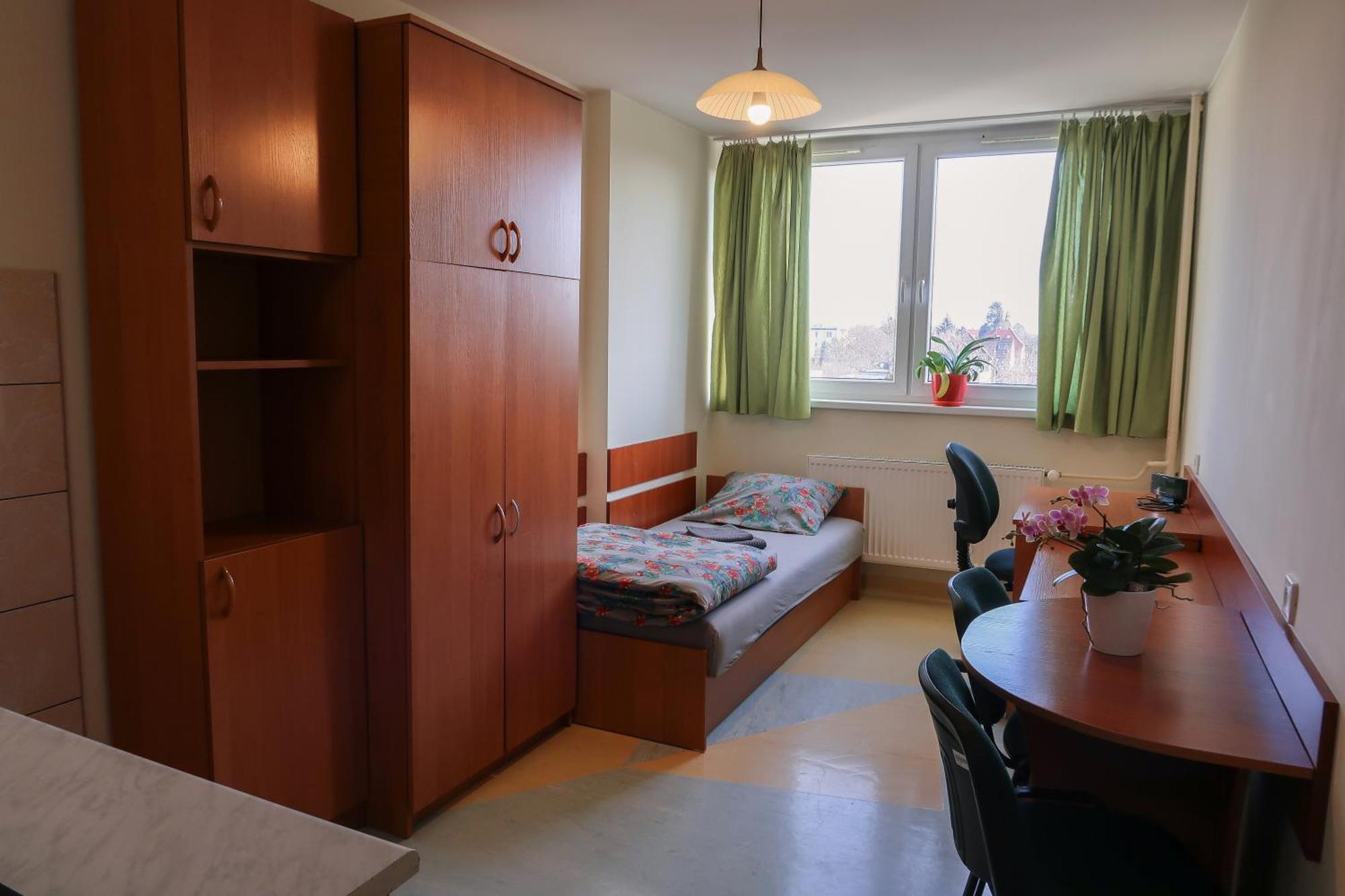 Dom Studencki Raj Hostel Βρότσλαβ Εξωτερικό φωτογραφία